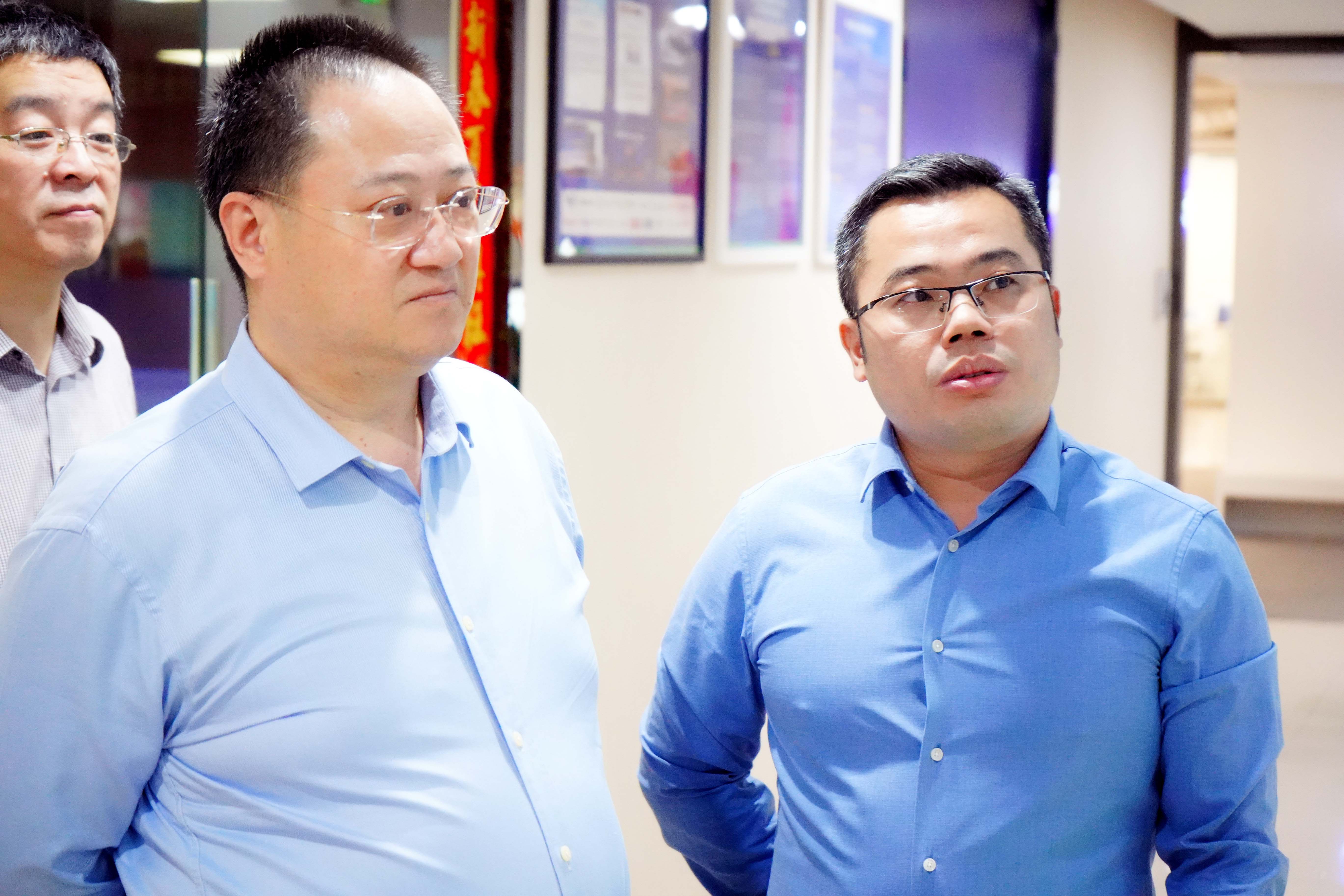 参观2.jpg